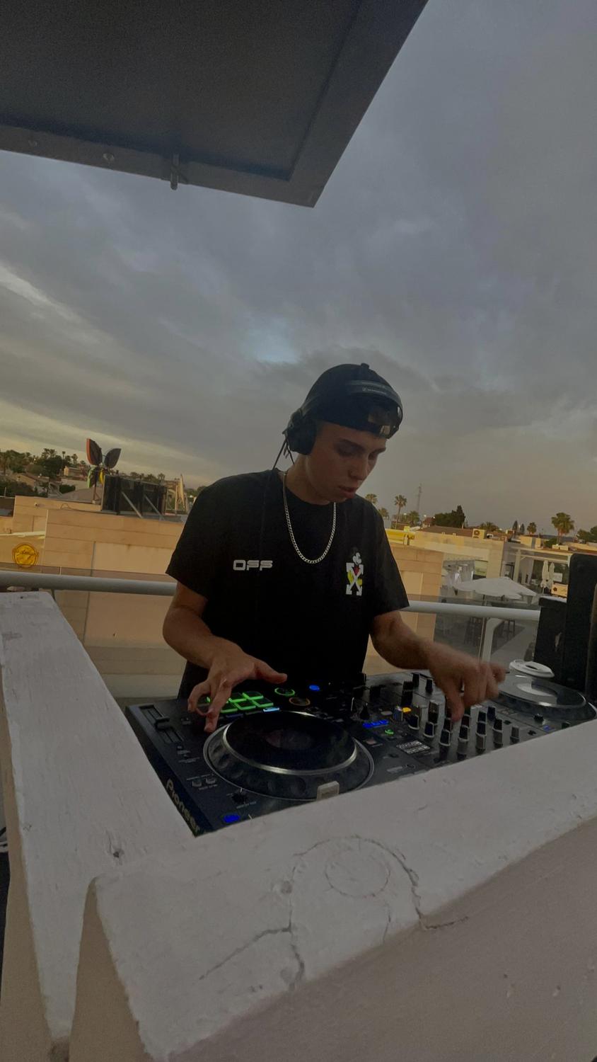 Akarlox.Music