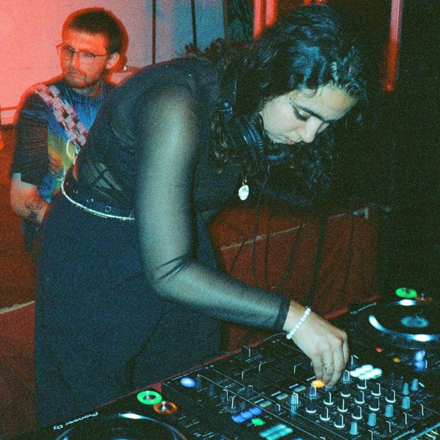 Dj Ari B