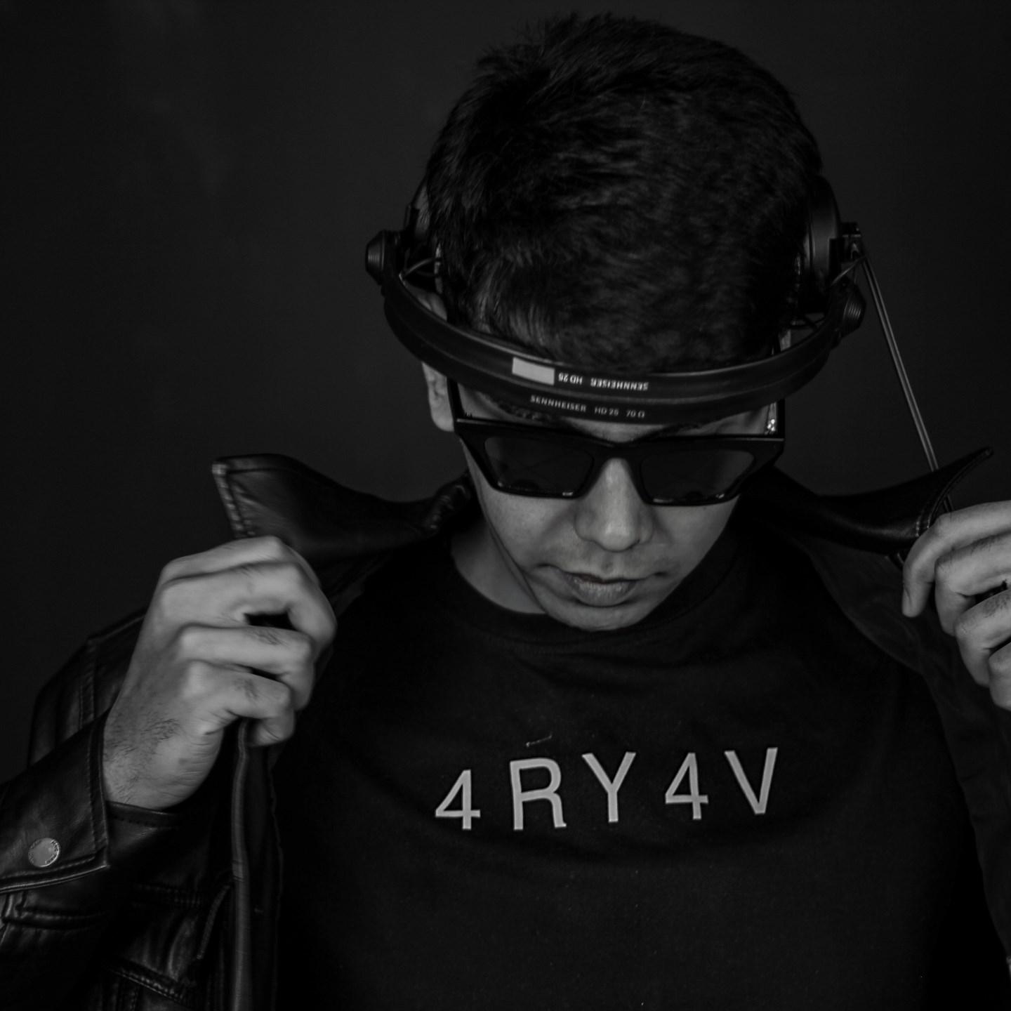 4RY4V