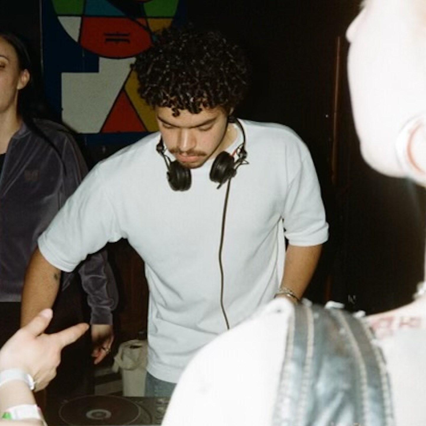 Mando (UK)