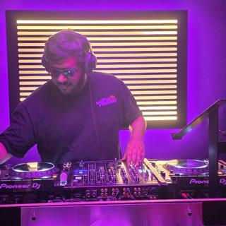 DJ Hitwave