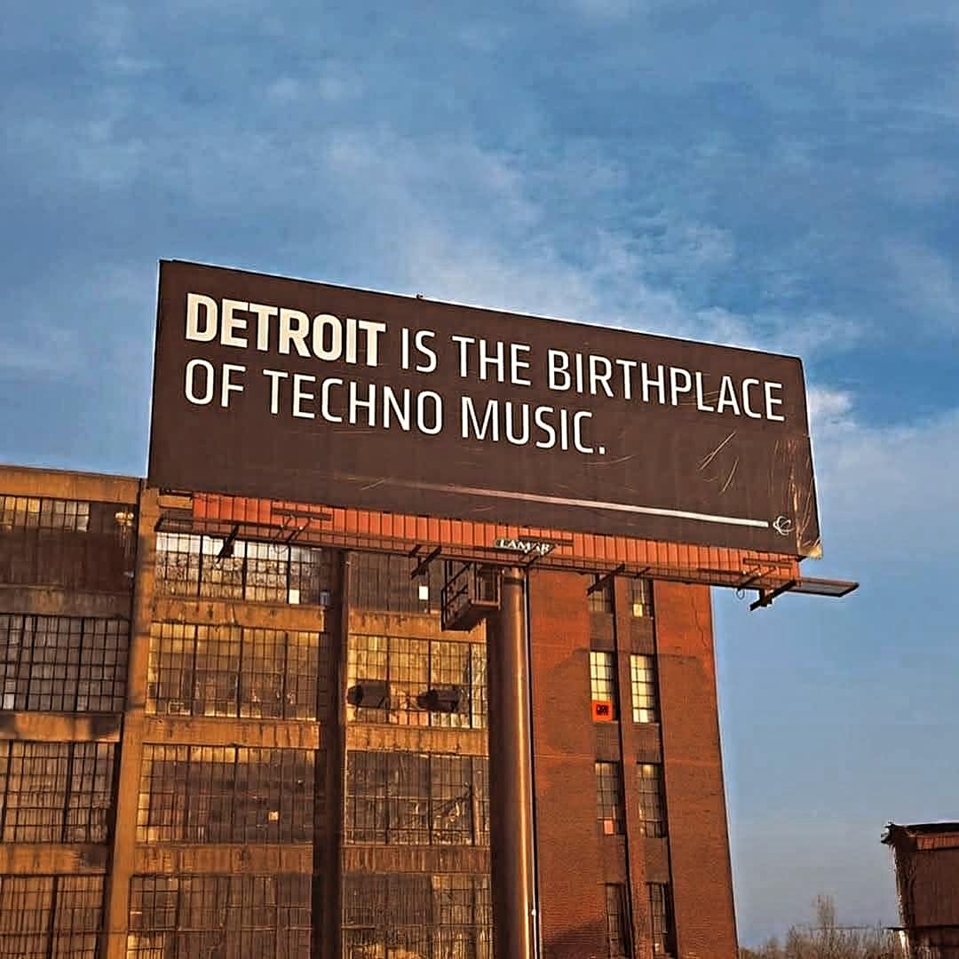 Detroit Techno Tour #11 - Submerge Exibit 3000 & Iconic Train Station Rehabilitation