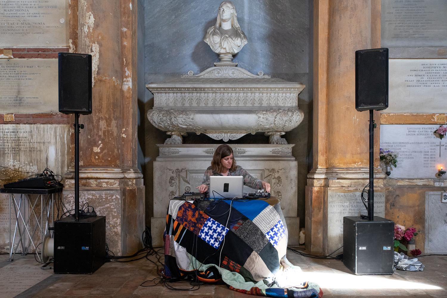 Blaues Rauschen 2025 - Day 7 - Felicity Mangan / Cavid Dhen X Hannah Endrulat / Ra-Sunt V