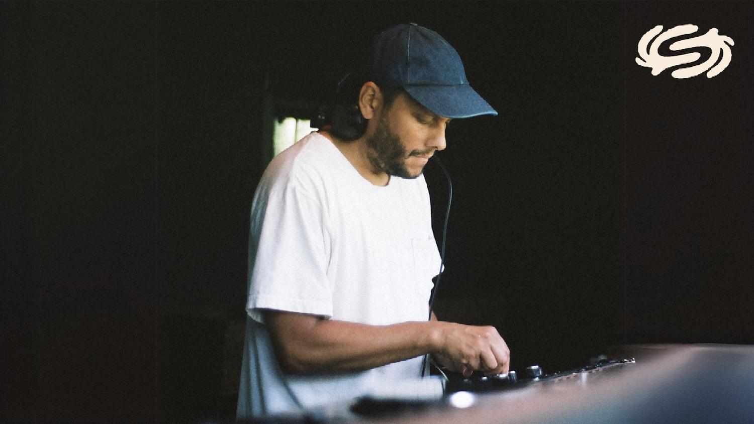 Signal: Eli Escobar & Cosmo