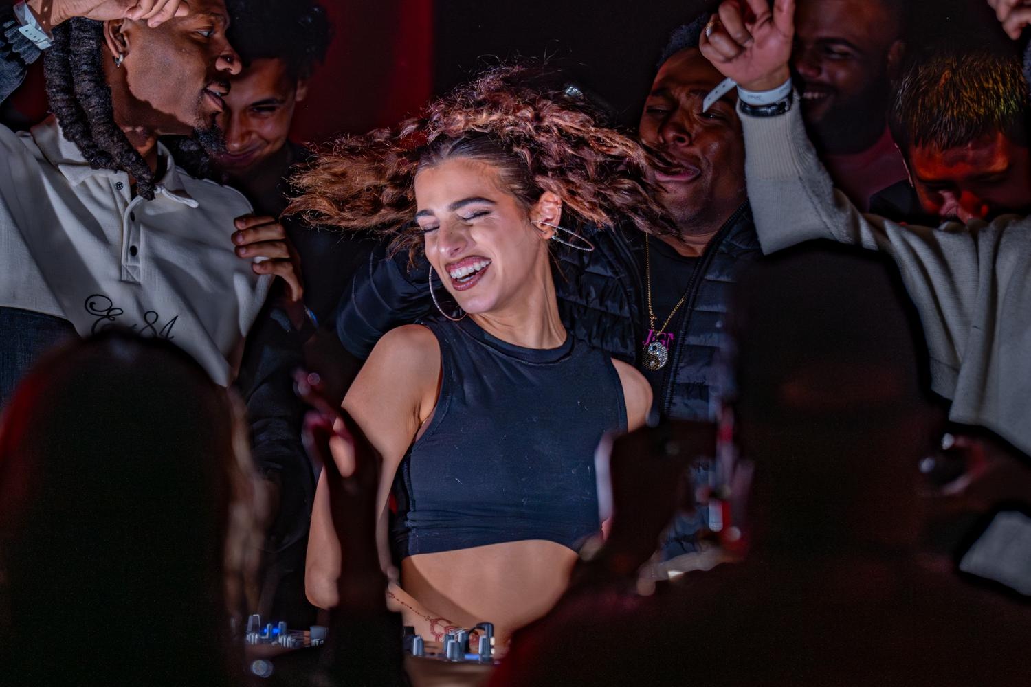 Nadia (Open To Close)