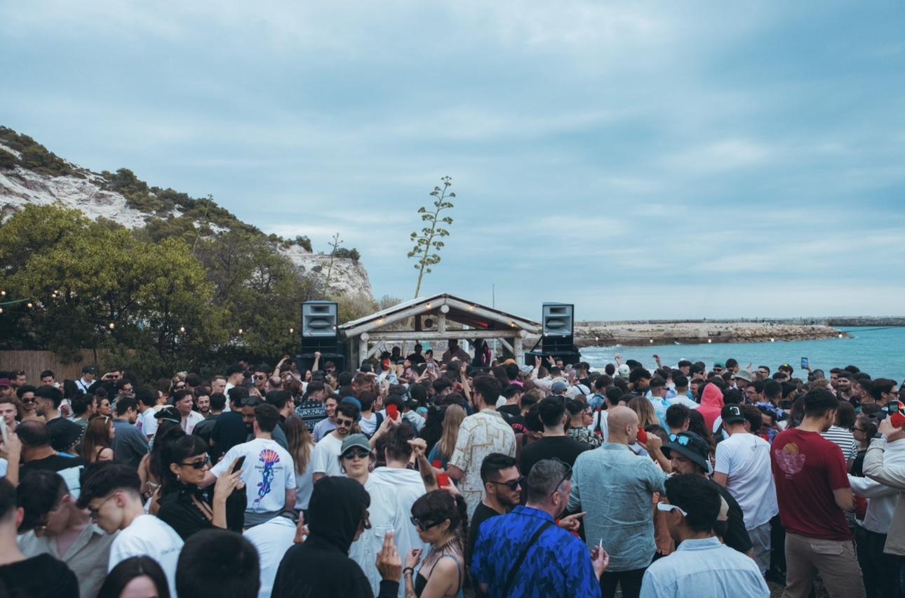 *Limited Free Tickets* The Basement X Hola Club