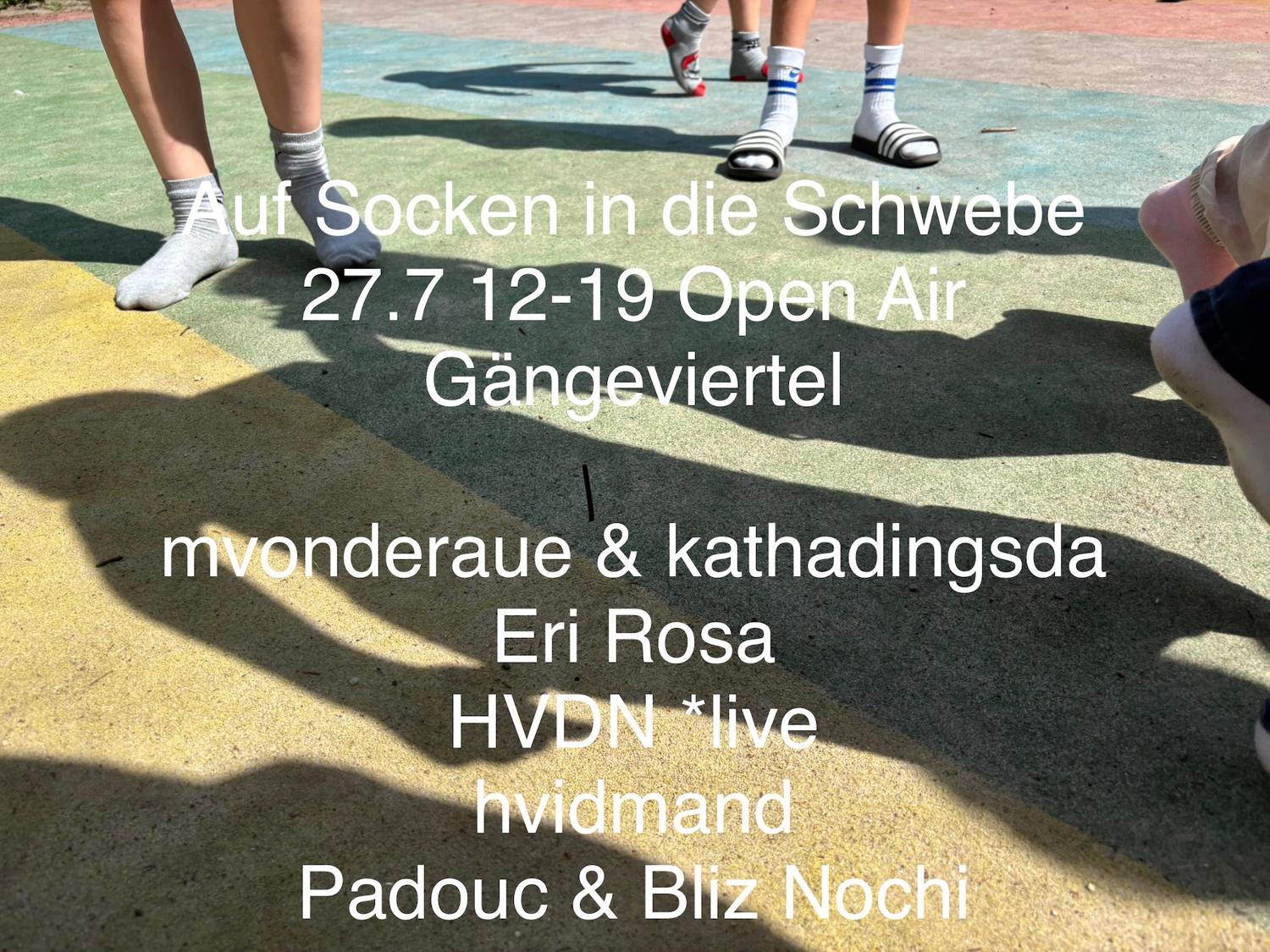 Auf Socken In Die Schwebe Open Air
