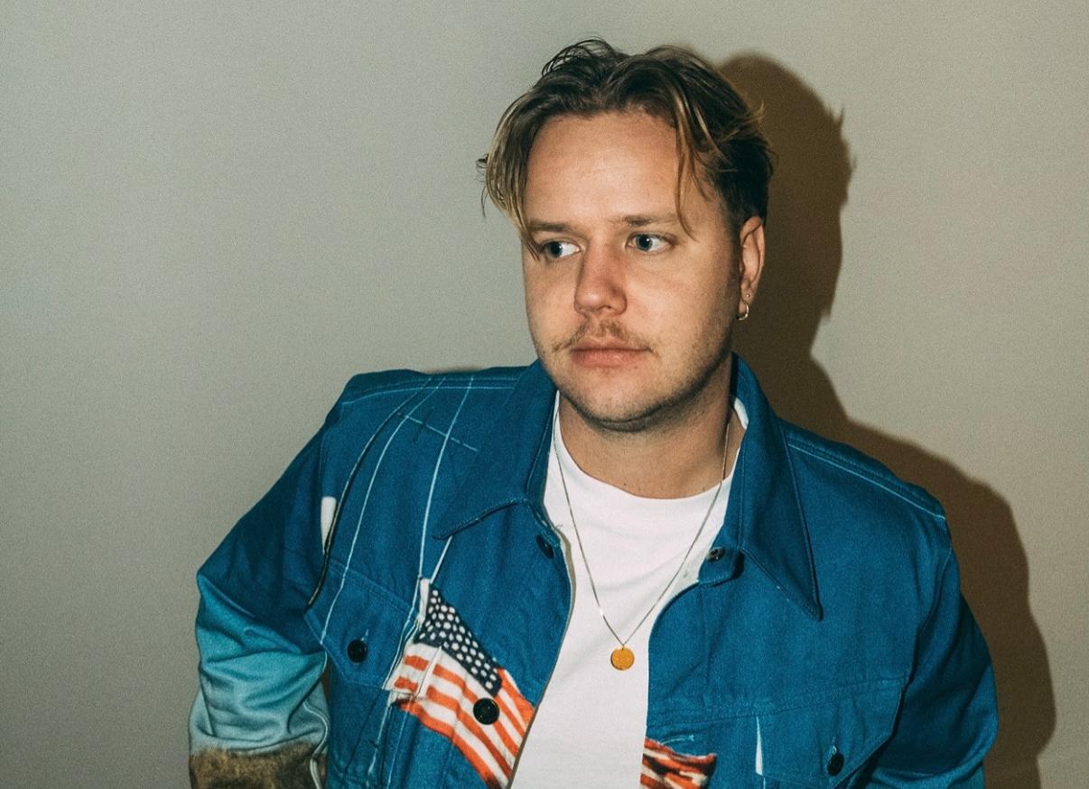 Fly // Luuk Van Dijk // Glasgow