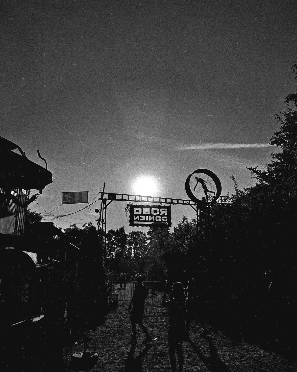 Summer Closing In Odonien