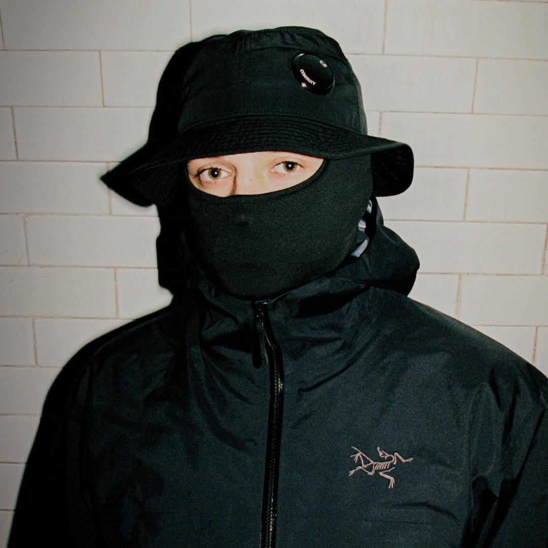 Fly // Bullet Tooth + Omar Plus