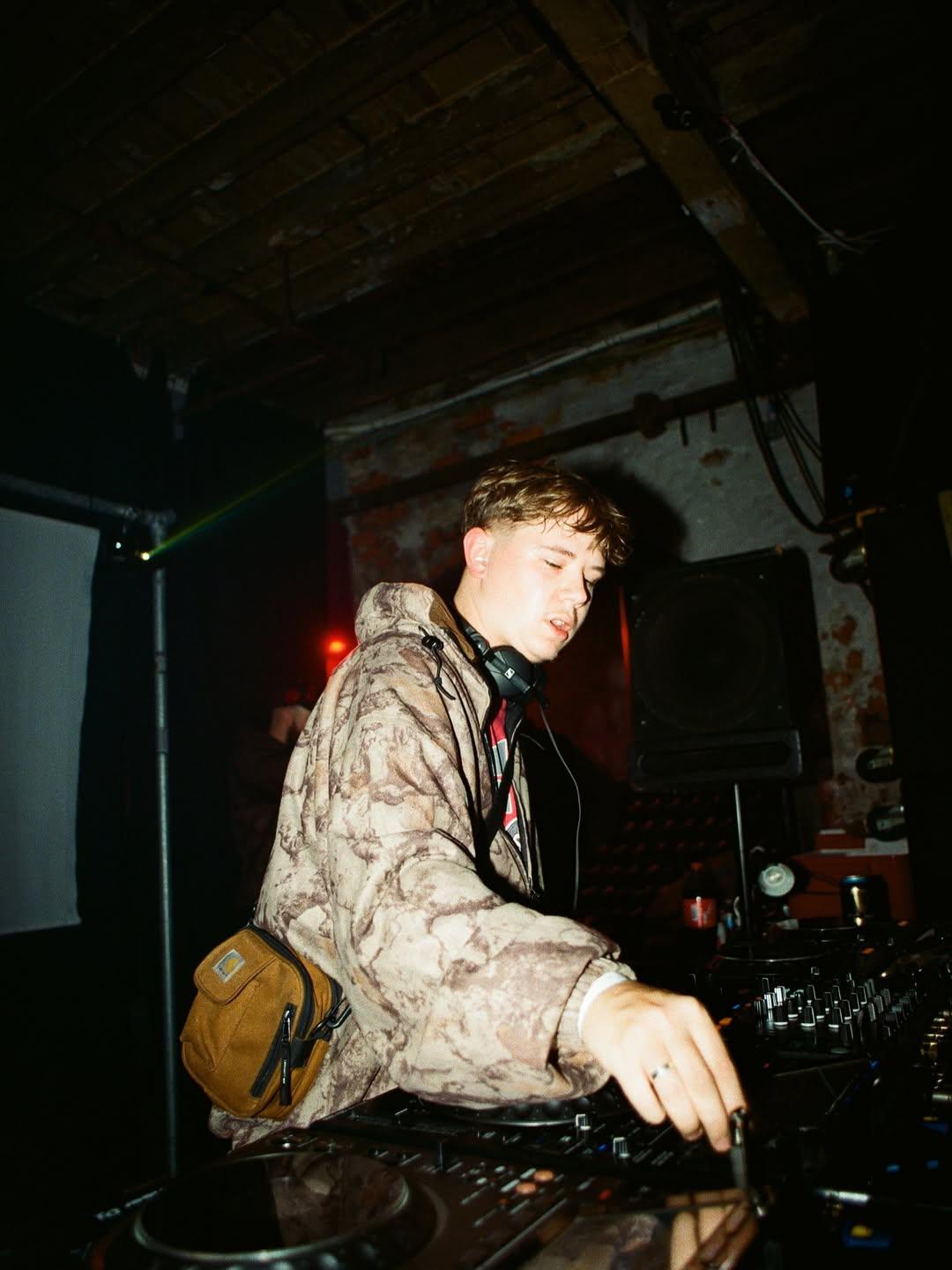 Warped Presents: Scruz, Dj Cosworth & Wodda
