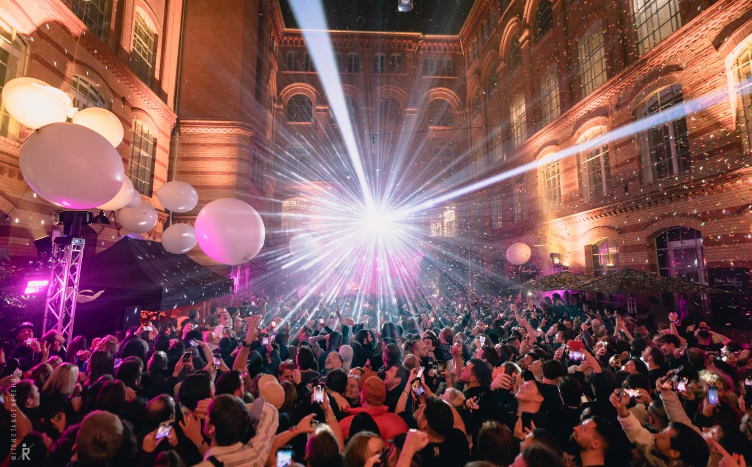 Hippie New Year // Open Air Gala With Countdown Show, Drag & Dance Performances // Start 10 Pm