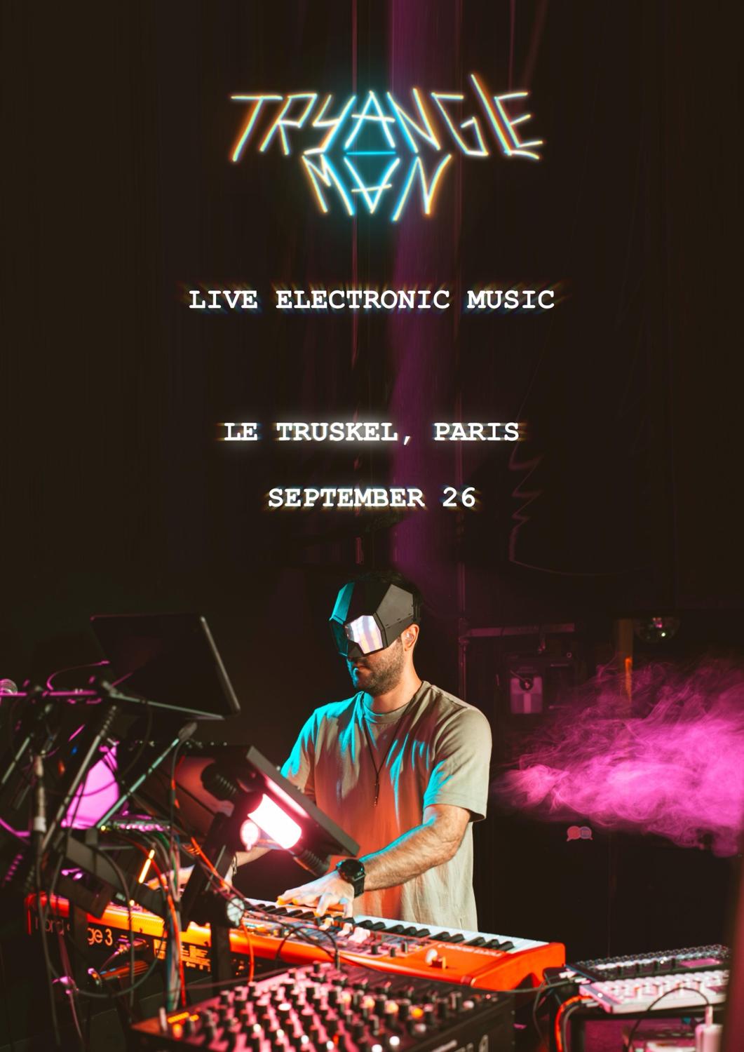 Tryangle Man On Tour - Paris
