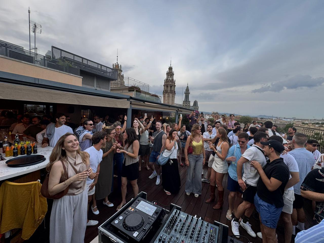 Atik Electronik: Rooftop Party W/ Pini