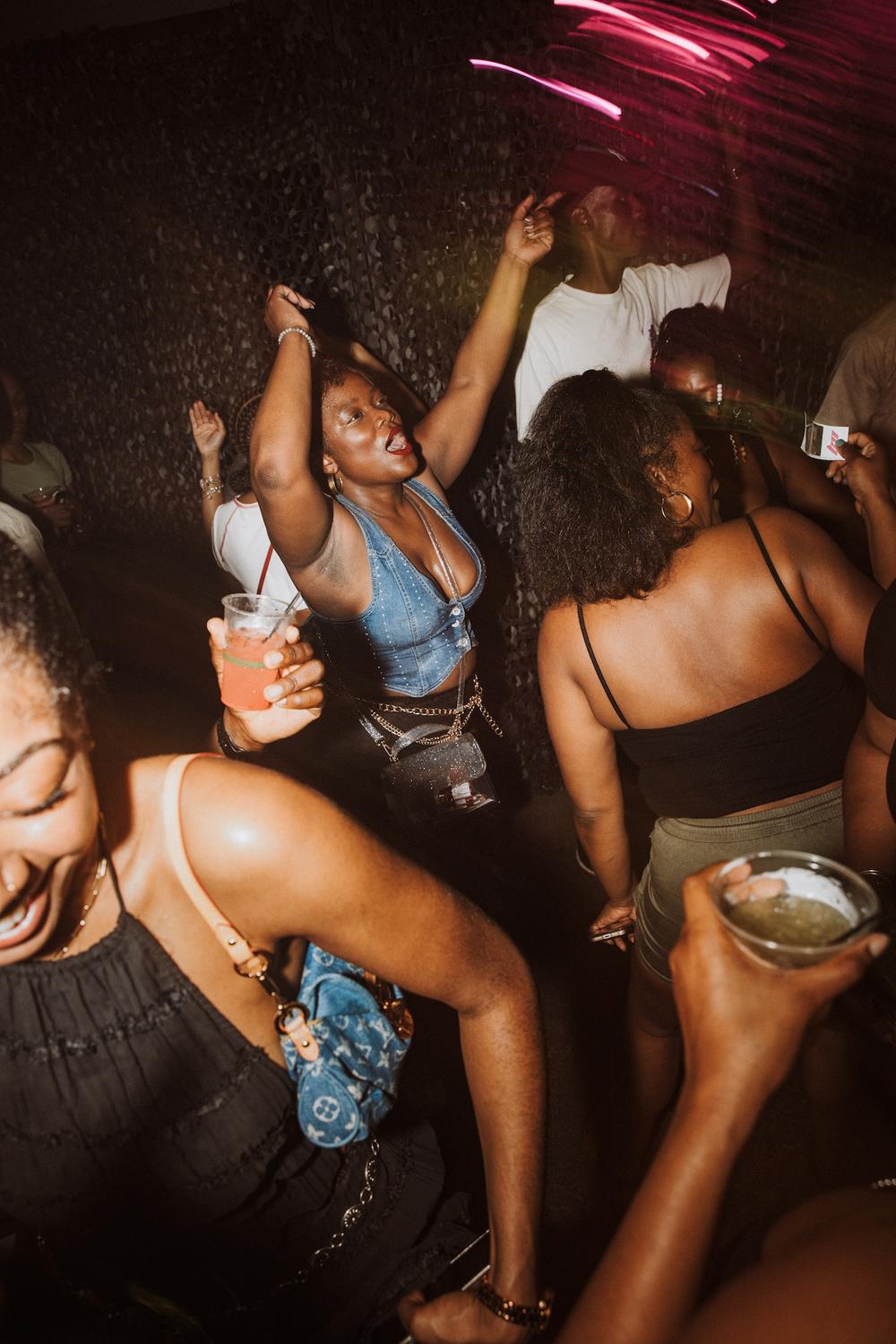 Hiphop Night: Dj Limelightz & Dj Rayyadig (Club Bangers)