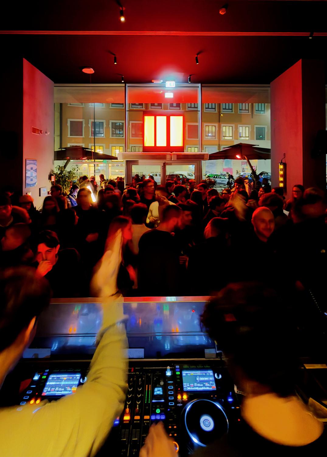 Hi-Fi Weekends With Léman Records *Free Entry*