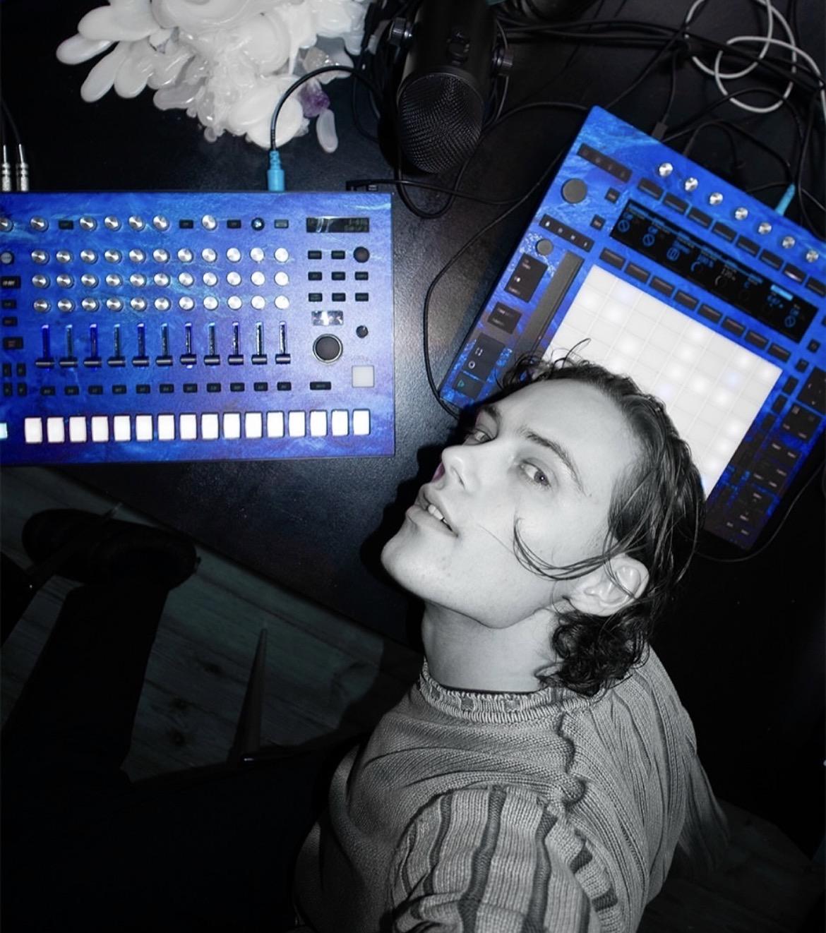 21.11 Fri. - Heim Invites: Ignez