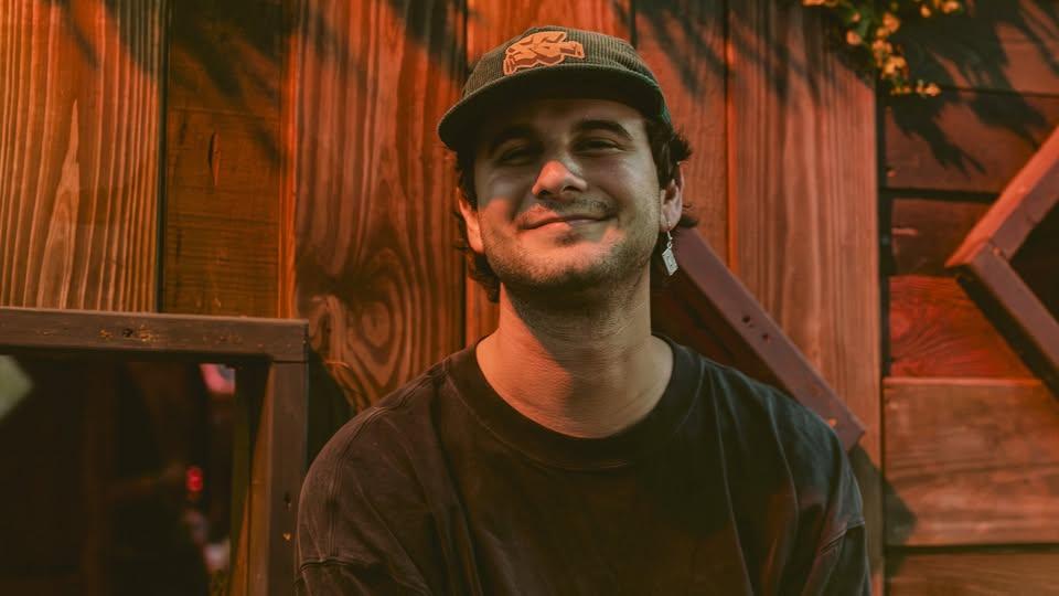 Îlesoniq Présente Tape B: The Soundtrack To Everything You Forgot