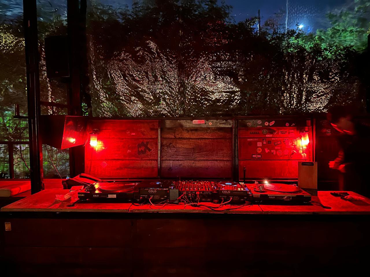 Innen X Avg Pres. Lukas, Manu Oubiña