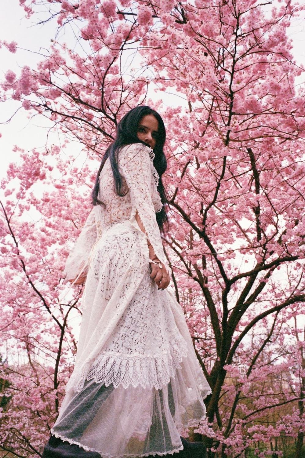 Porzellan Bar X Sofia Kourtesis Hits Baalsaal Hamburg