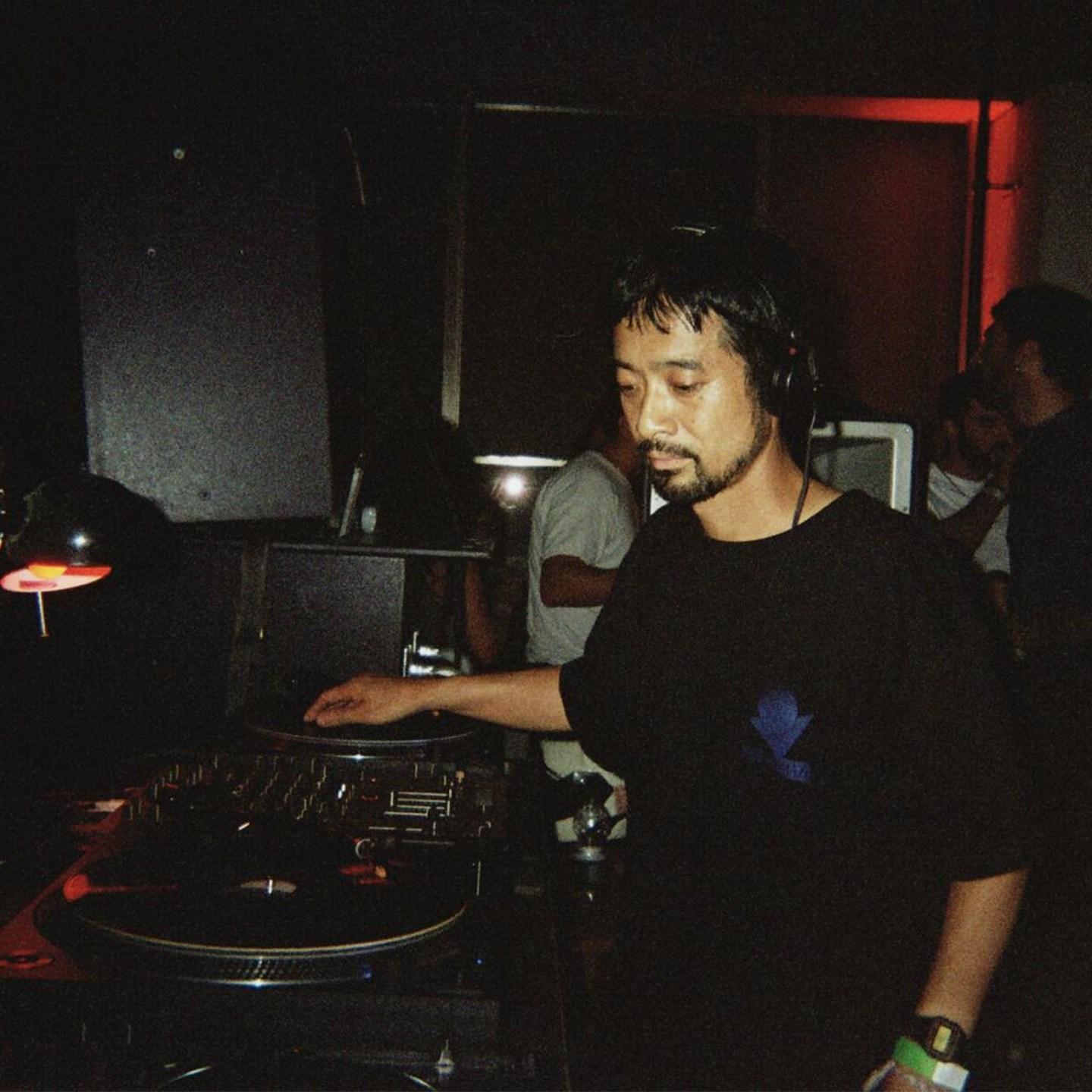 Sigh.Club With Kabuto