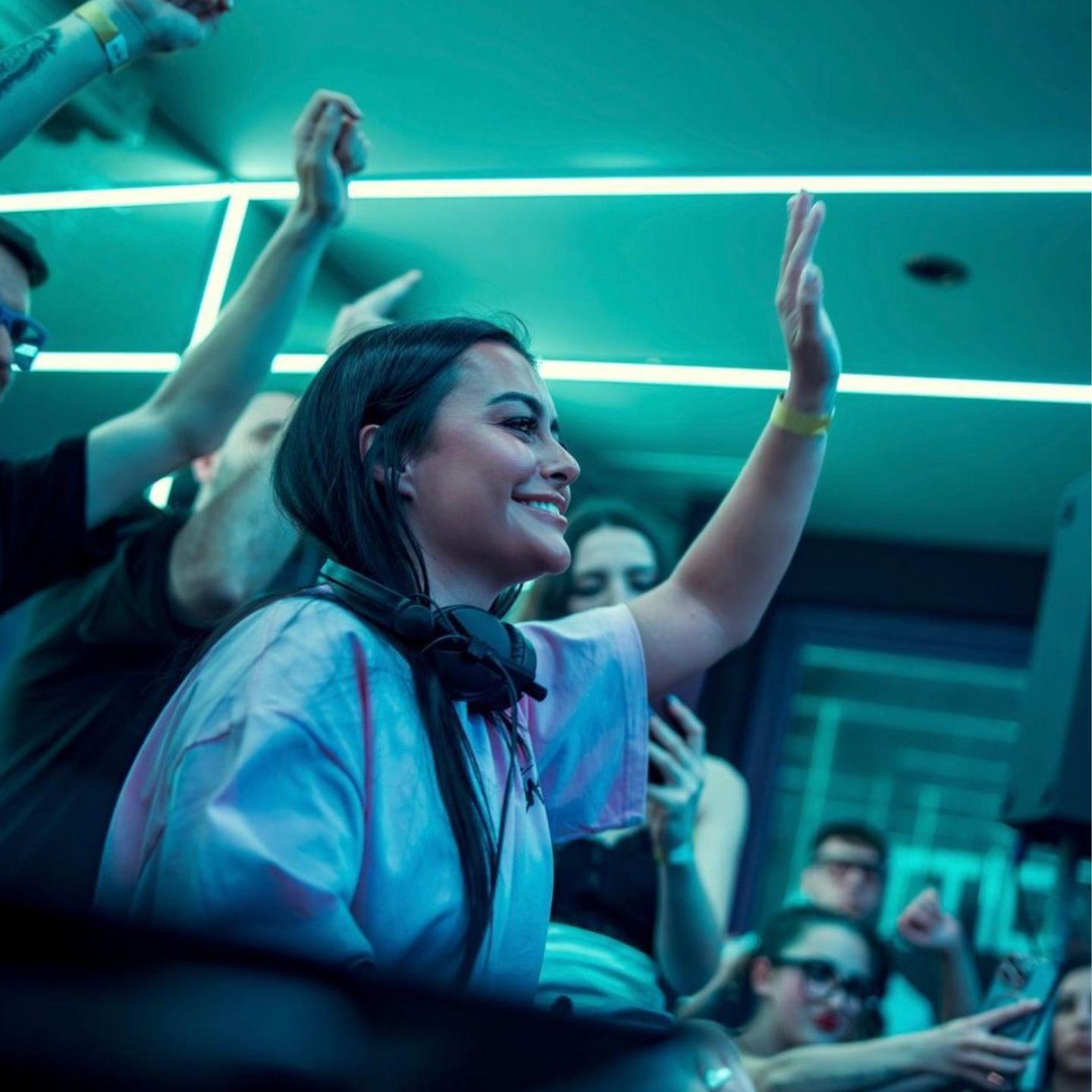 The Houseology Club Ft. Ellia Jaya