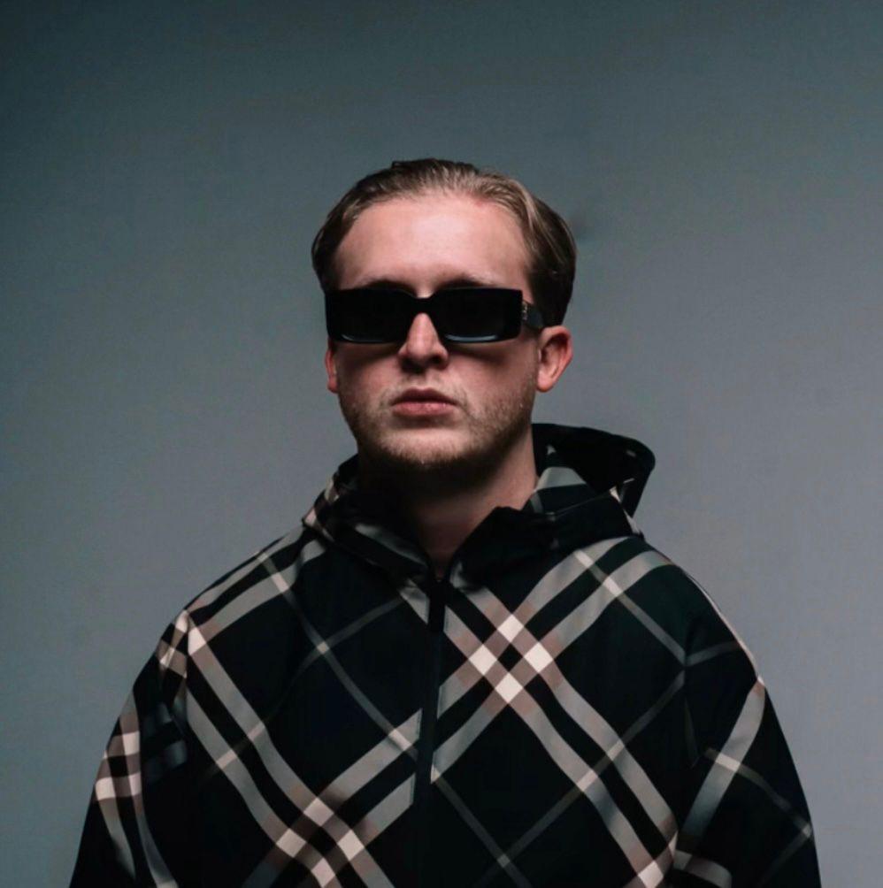 Paradym Presents: Max Dean