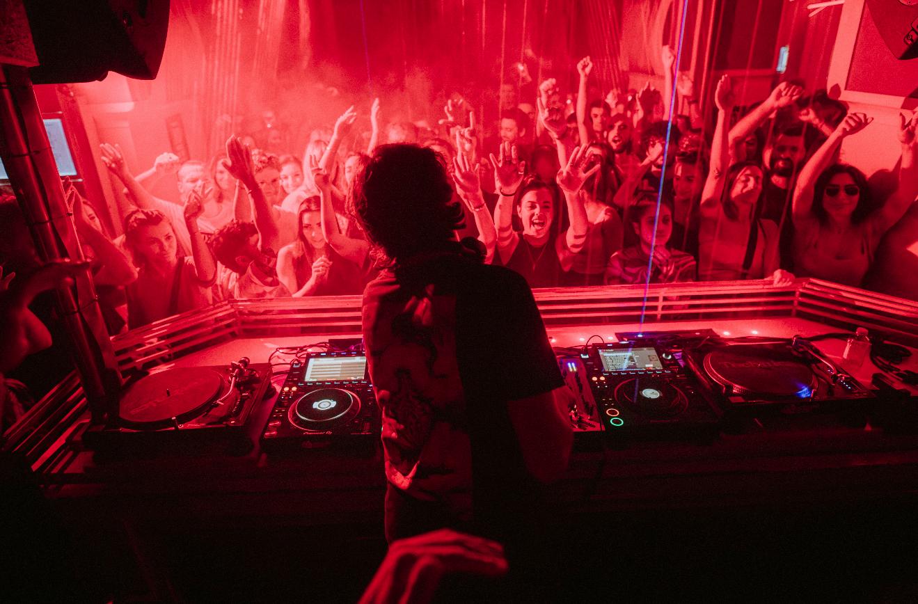 Les Enfants 4Th Anniversary Day Ii With Raresh Extended Set