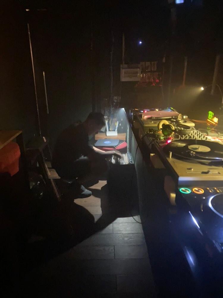 Sunsiaré Invites Zwi (Metro, Hanoi)