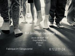 Auf Socken In Die Gänge