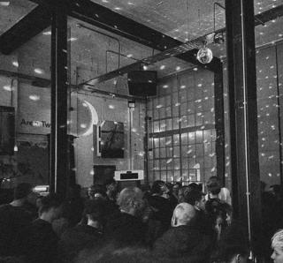 Apricot Ballroom: Léna C