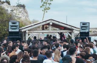 Dance Shake Swing X Hola Club
