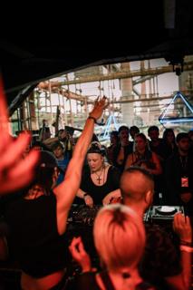 Grace Dahl (Vault Sessions, Serial Disc Touchers /Nl) At Azimut + Hector Oaks At Q35 Warehouse