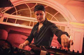 Desires X Dob Present: Ion Ludwig (Live)