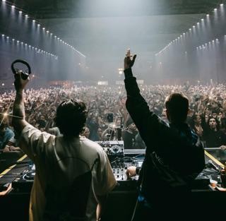 Fly // Locky B2B Mad.Again