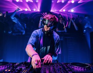 Boundary Afters: Bubble Love (Ross From Friends)