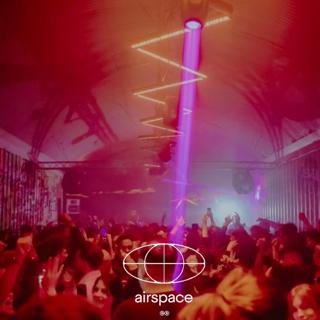 Mph >>> Airspace Under The Arches