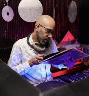 Electric Hotpot With Dj Particle Ray