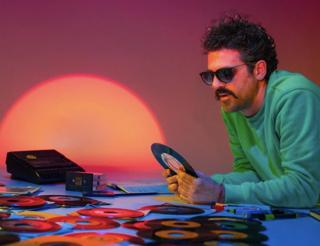 Electric Hotpot With Guest Dj On Mars