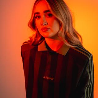 Fly // Paige Tomlinson // Glasgow