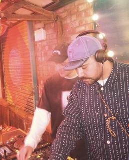 Lazzzywax: Dowd B2B Dj Peach Iced Tea