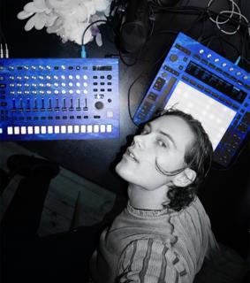 21.11 Fri. - Heim Invites: Ignez