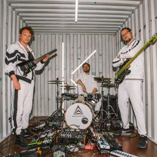 Scttrd X Komfortrauschen