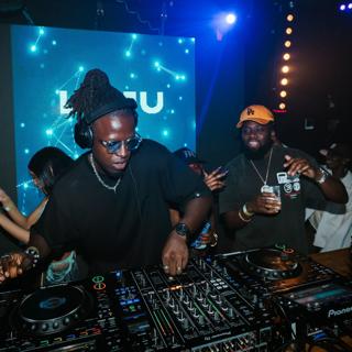 Laju X Brixton Jamm: Juls & Larizzle