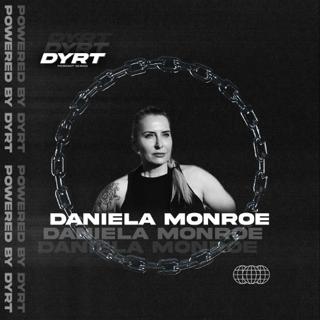 Dyrtseries 001 // Daniela Monroe // De